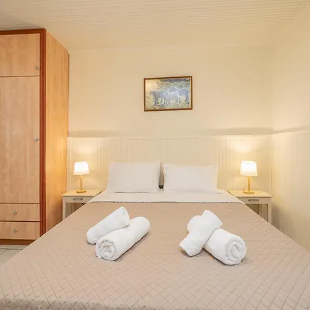 Makis Village-apartments Agia Efimia