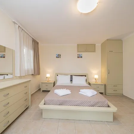 Makis Village-apartments