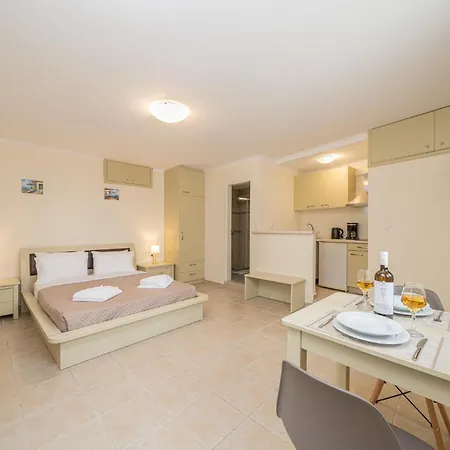 Apartamento Makis Village-apartments