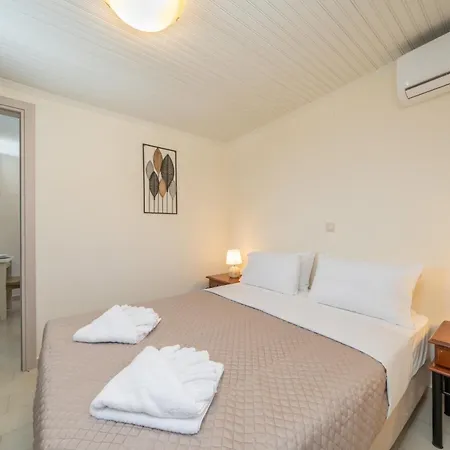 Makis Village-apartments Apartamento Agia Efimia