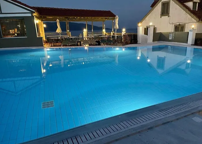 Апартаменты Makis Village-apartments Айя-Евфимия