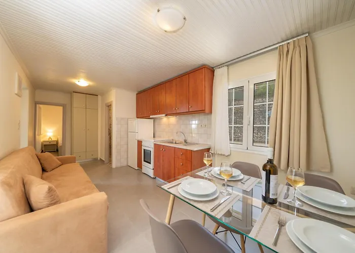 Makis Village-apartments Апартаменты Айя-Евфимия