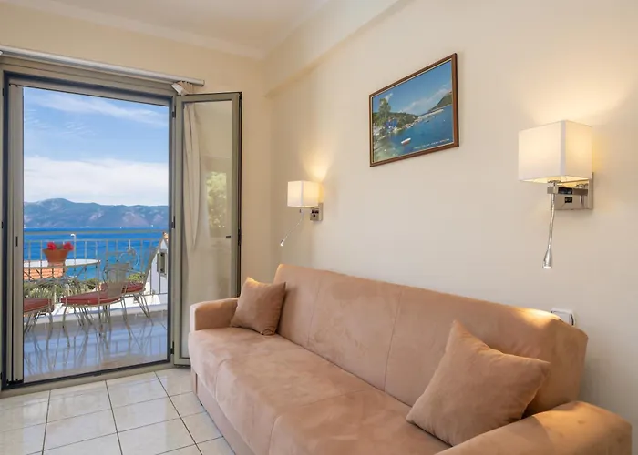 Makis Village-apartments Айя-Евфимия