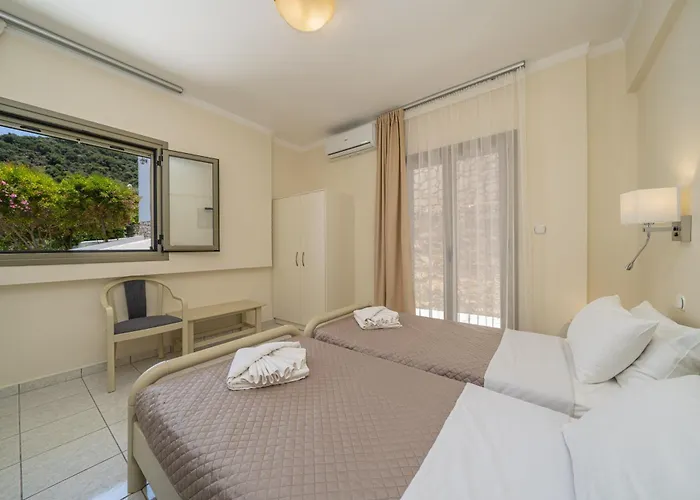 Makis Village-apartments * Айя-Евфимия