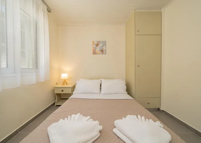 Makis Village-apartments Апартаменты *