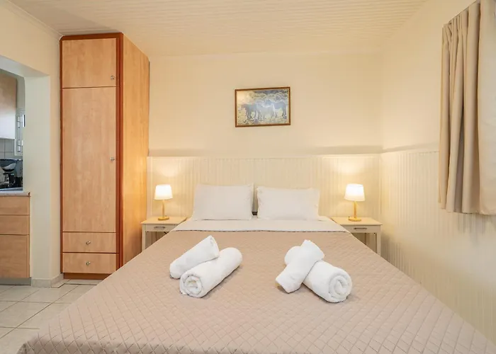 Makis Village-apartments Айя-Евфимия