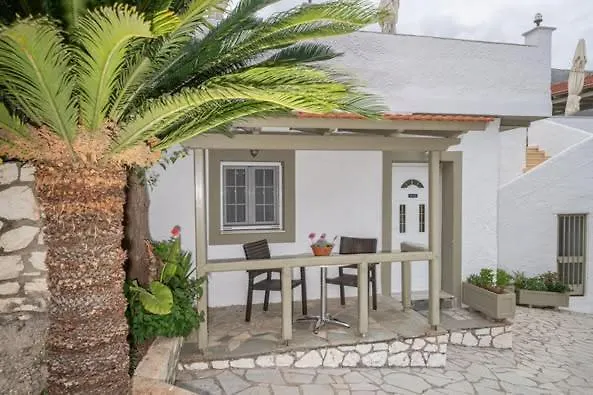 Makis Village-apartments Апартаменты Айя-Евфимия