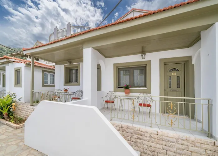 Makis Village-apartments * Айя-Евфимия