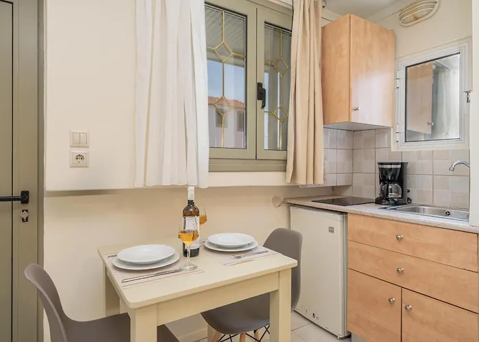 Makis Village-apartments Апартаменты Айя-Евфимия