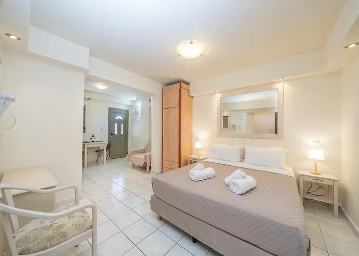 Makis Village-apartments * Айя-Евфимия