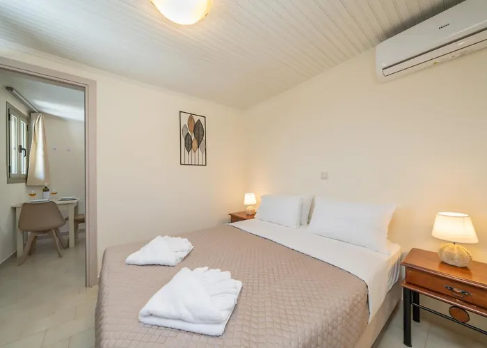 Makis Village-apartments Апартаменты Айя-Евфимия
