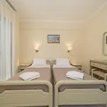 Makis Village-apartments شقة