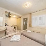 Makis Village-apartments شقة *