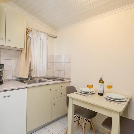 Makis Village-apartments *