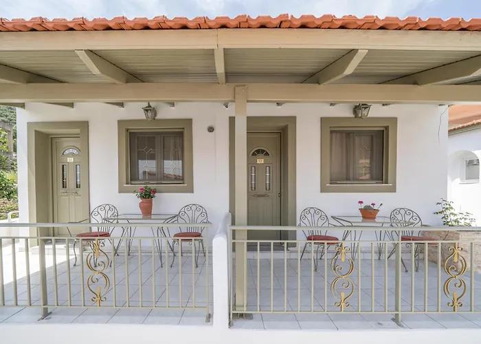 Makis Village-apartments * أيّا إفيميا