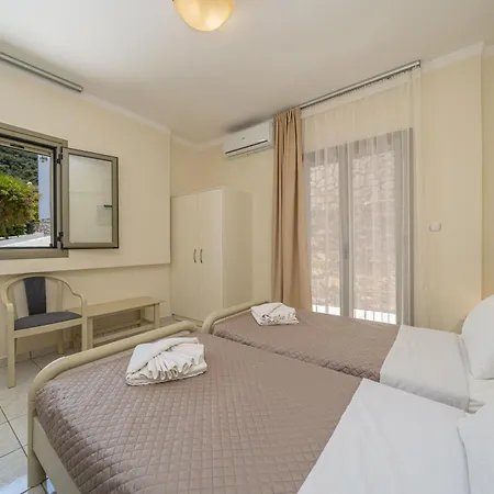 Makis Village-apartments * Agia Efimia