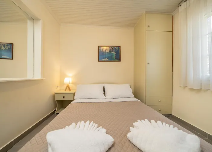 Makis Village-apartments * Agia Efimia