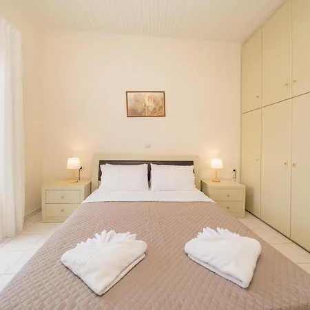 Makis Village-apartments أيّا إفيميا